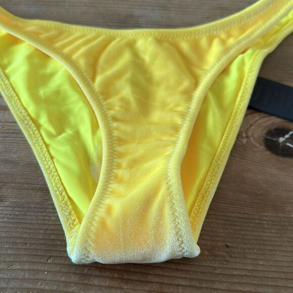 TRIANGL BOTTOM ONLY CHEEKY CUT YELLOW VELVET NO BAG NEW WITH TAG - Picture 3 of 3